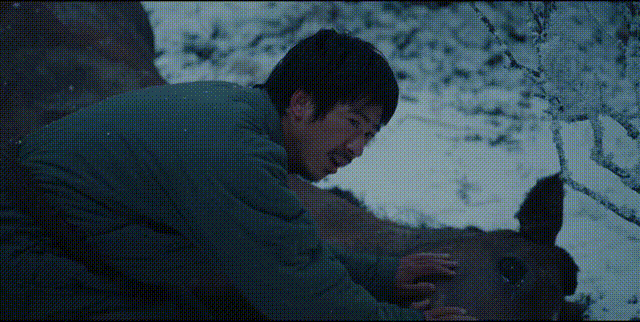 《反人类暴行》开播！看完2集后，我要说：这是观众最想看的国剧